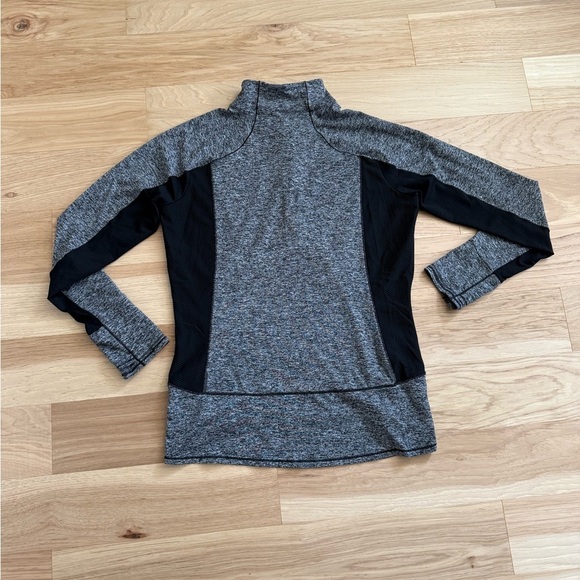 Athleta Running Wild Half Zip Pullover Activewear Sweater Women's Size L - Picture 9 of 10